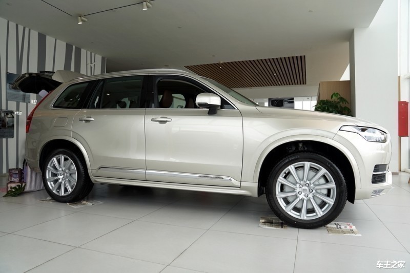 沃尔沃XC90 全部在售 2024款 2023款 2022款 2021款 2020款 2019款,成都沃尔沃XC90报价48.89万起 优惠高达16.00万