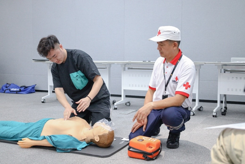 详细阅读:守护生命,为爱续航 领克AED生命守护联盟正式成立 守护生命,为爱续航 领克AED生命守护联盟正式成立