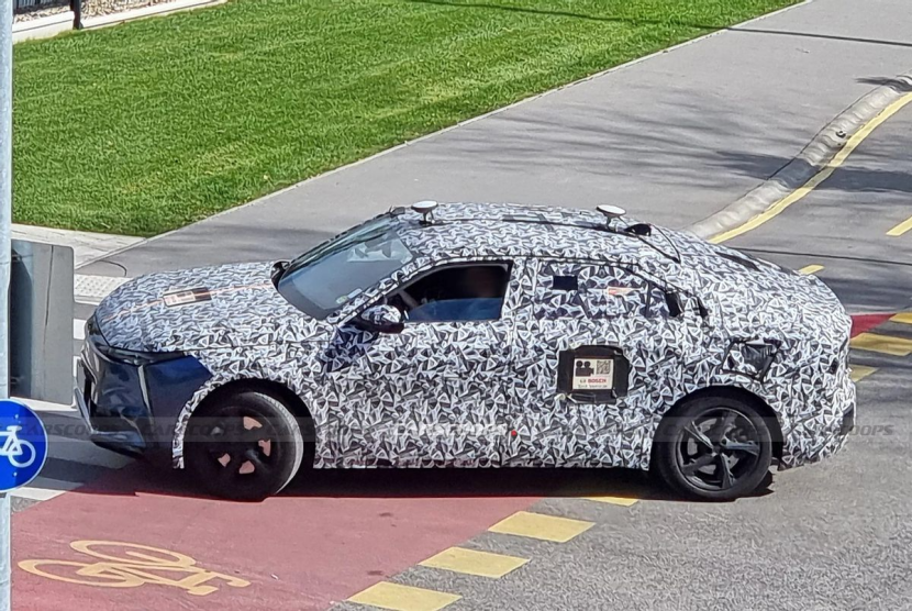 详细阅读:98度大电池,续航700km,进口纯电SUV,您猜卖多少钱? 98度大电池,续航700km,进口纯电SUV,您猜卖多少钱?